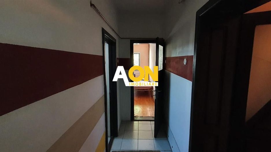 Casa cu 5 camere, 1500 mp teren, Centru. Pretabila pentru muncitori - Poză 8