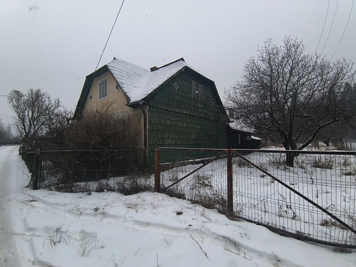 CASA DE VANZARE + ANEXE 2500 MP / PUTNA - Poză 11