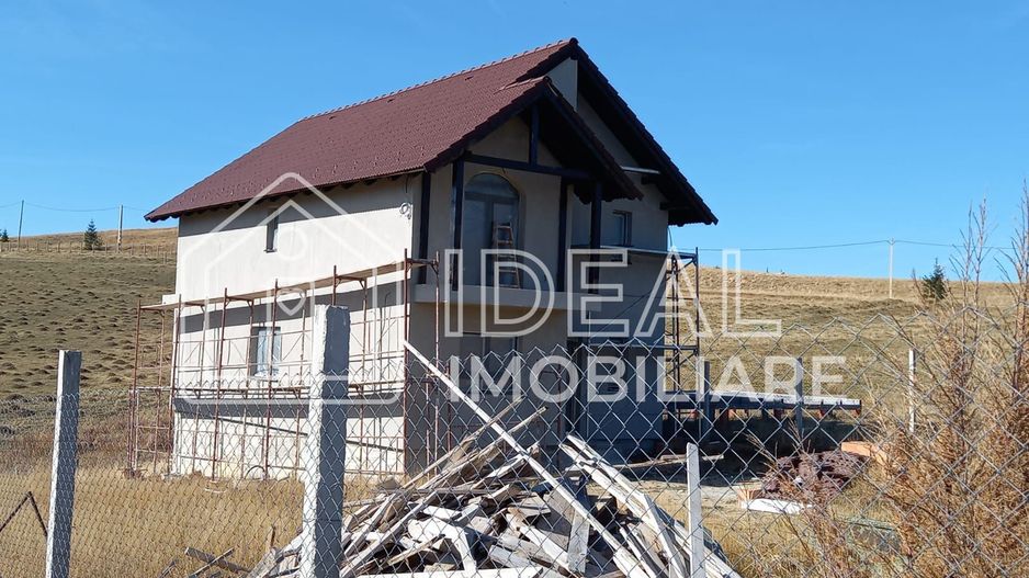 Casa de vacanta cu 4 camere si 800 mp de curte, in Paltinis - Poză 3