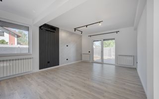 CASA TIPLA, Racordata la toate Utilitățile ! Domnești ! - Poză 3