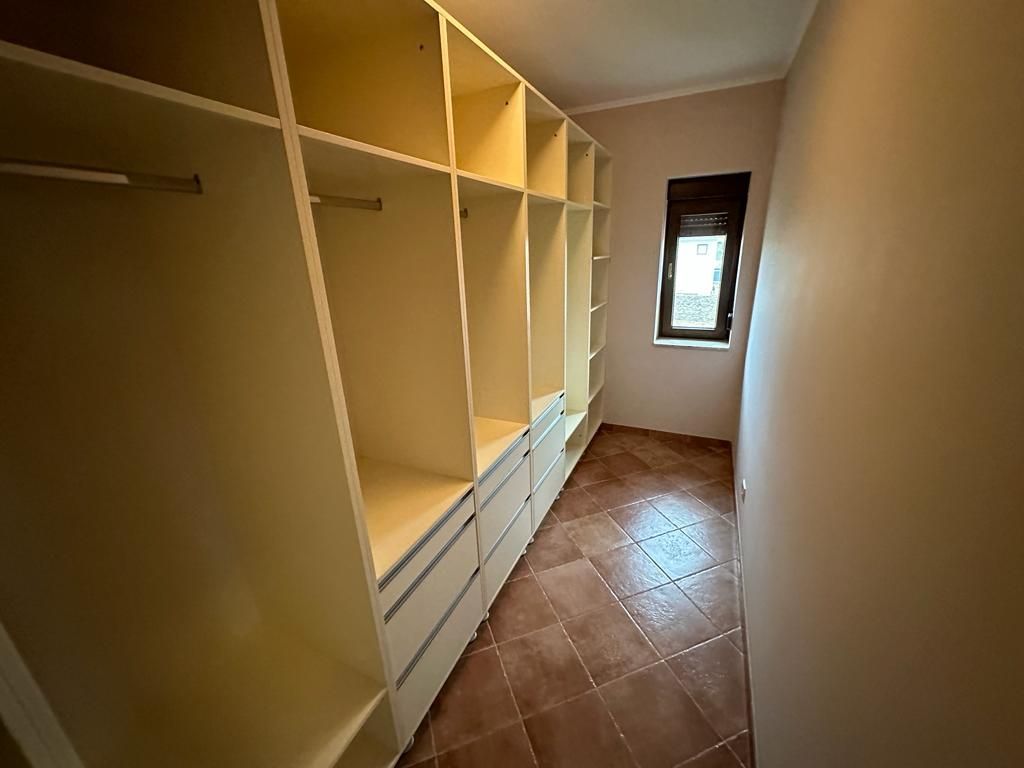 VILA  - ARADULUI. -British - Poză 38