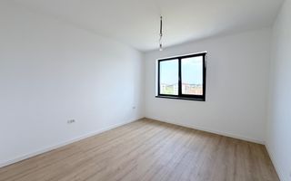 APARTAMENT CU TERASA - Poză 3