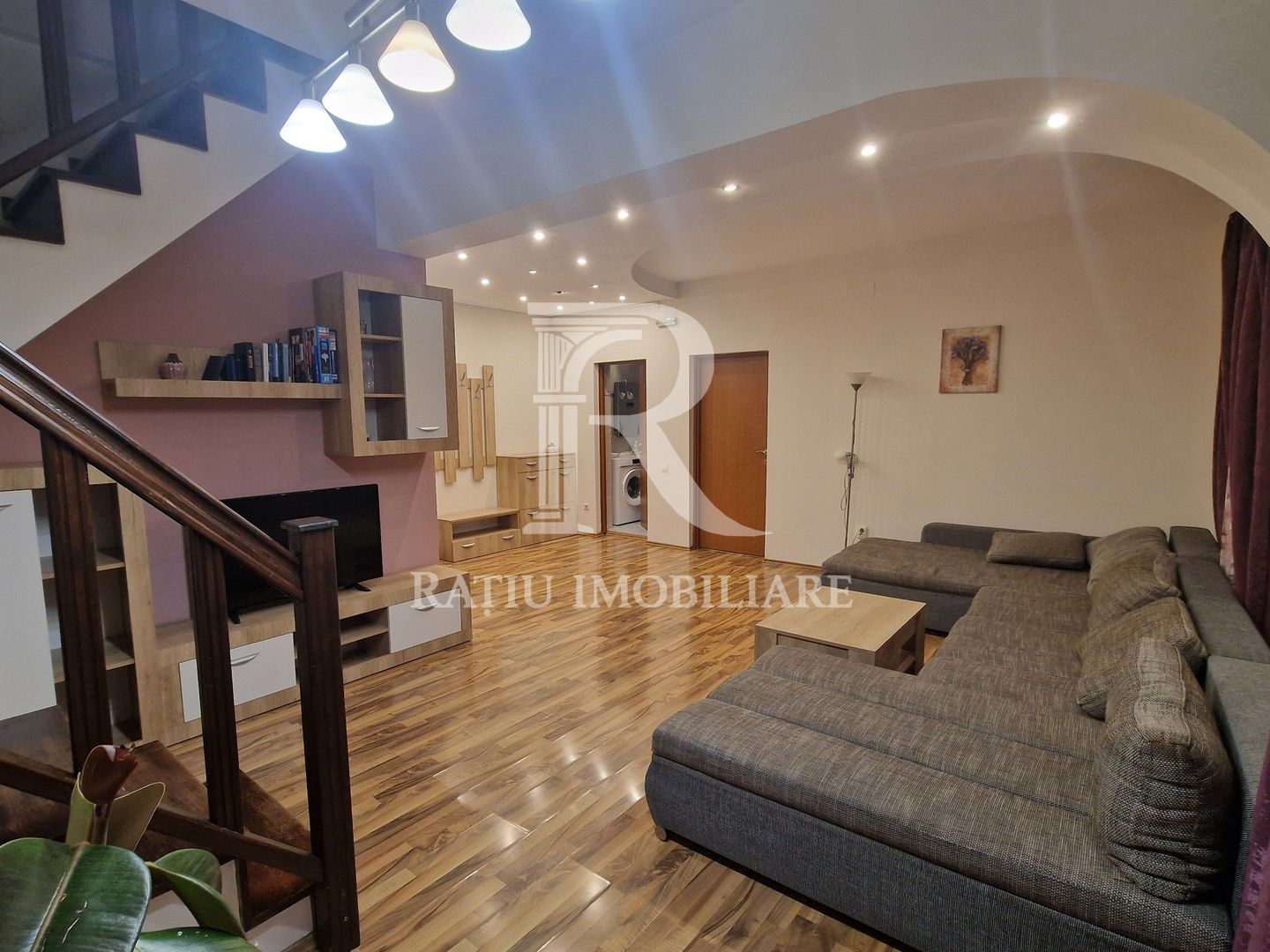 Apartament cu 3 camere | Vedere Panoramica | Nufarul | Oradea - Poză 2
