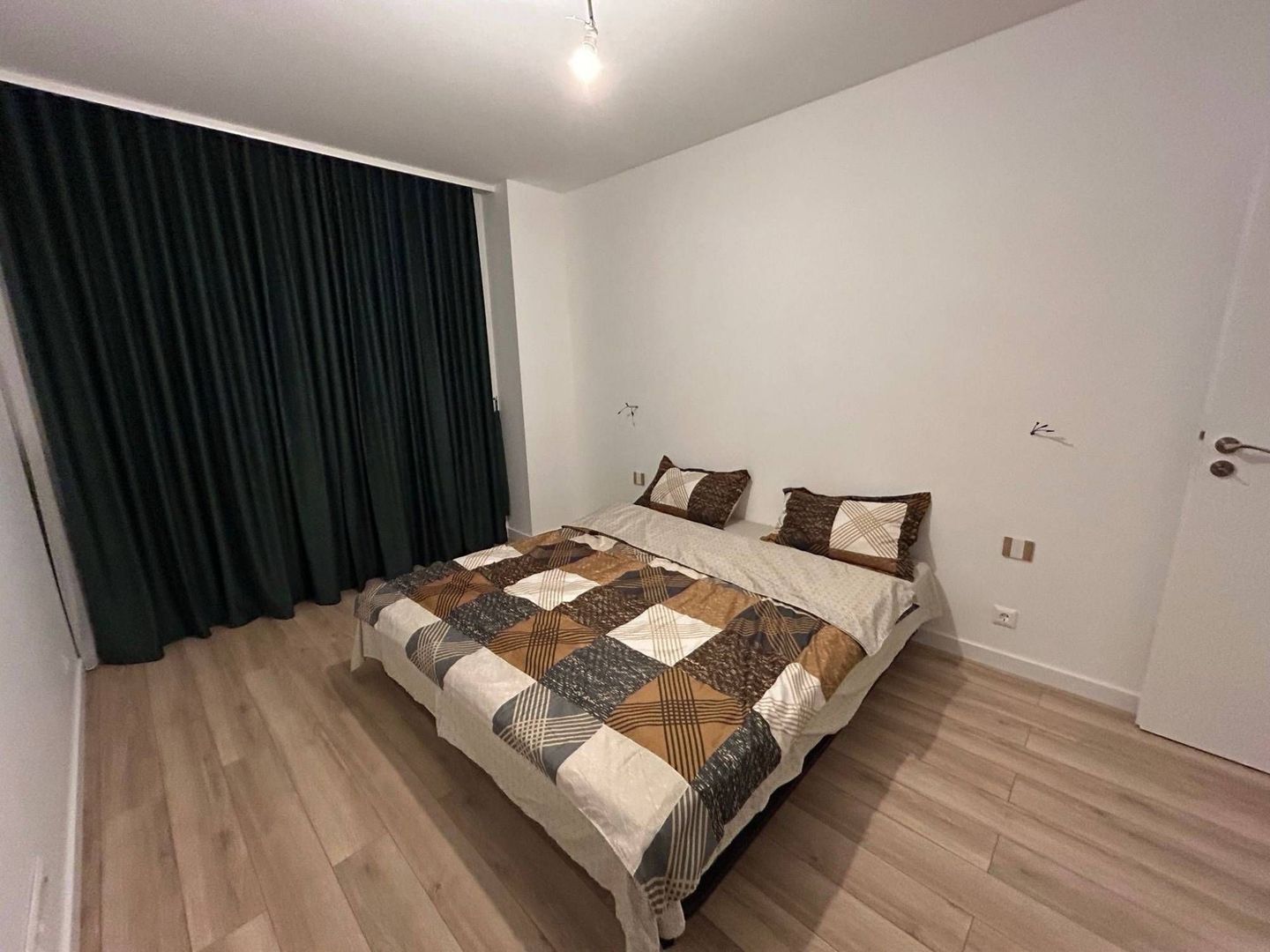 Apartament 3 camere - 74 mp - 2 Parcari -  Frunzisului - Poză 3