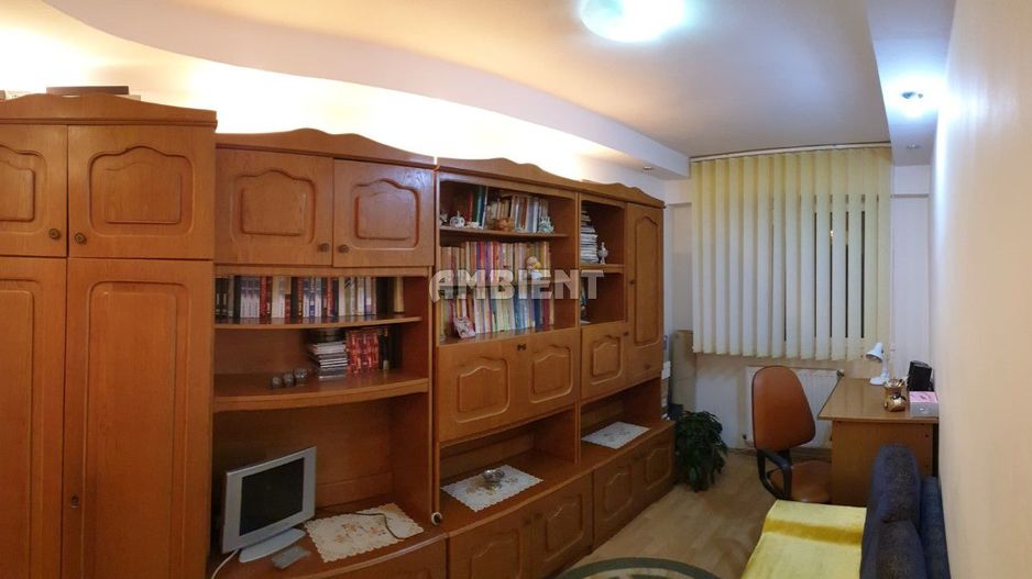 Apartament 4 camere, zona Centru; - Poză 2