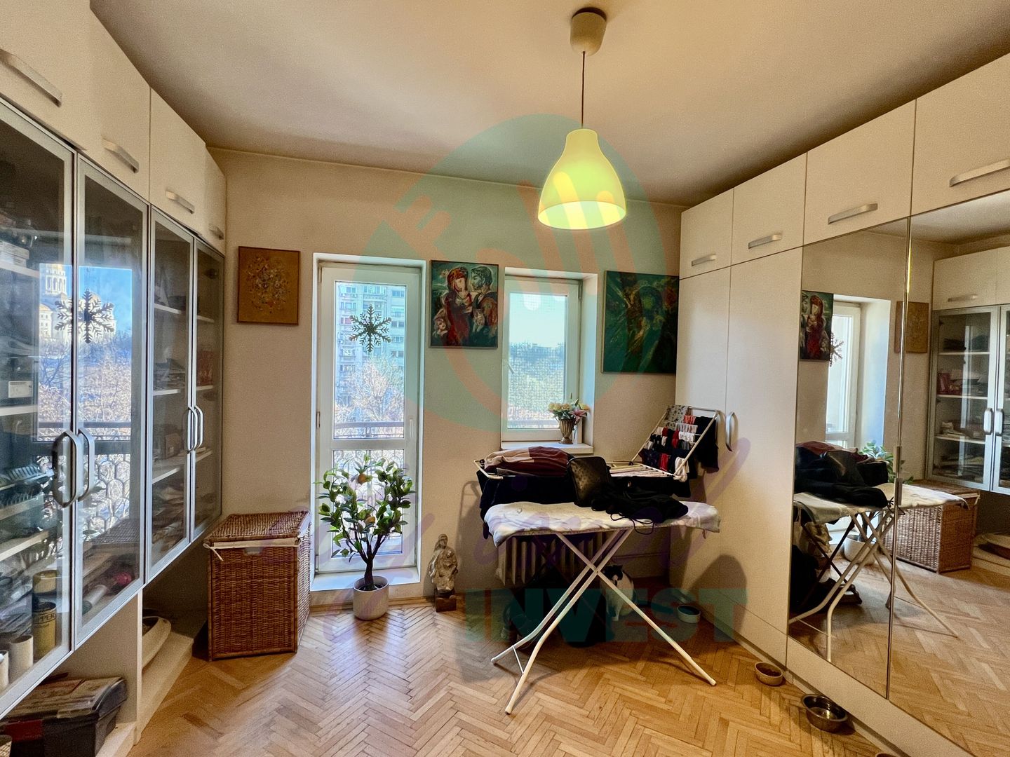 3 camere Unirii -Libertății | Vedere Parlament & Catedrală | Bloc 1992 - Poză 6