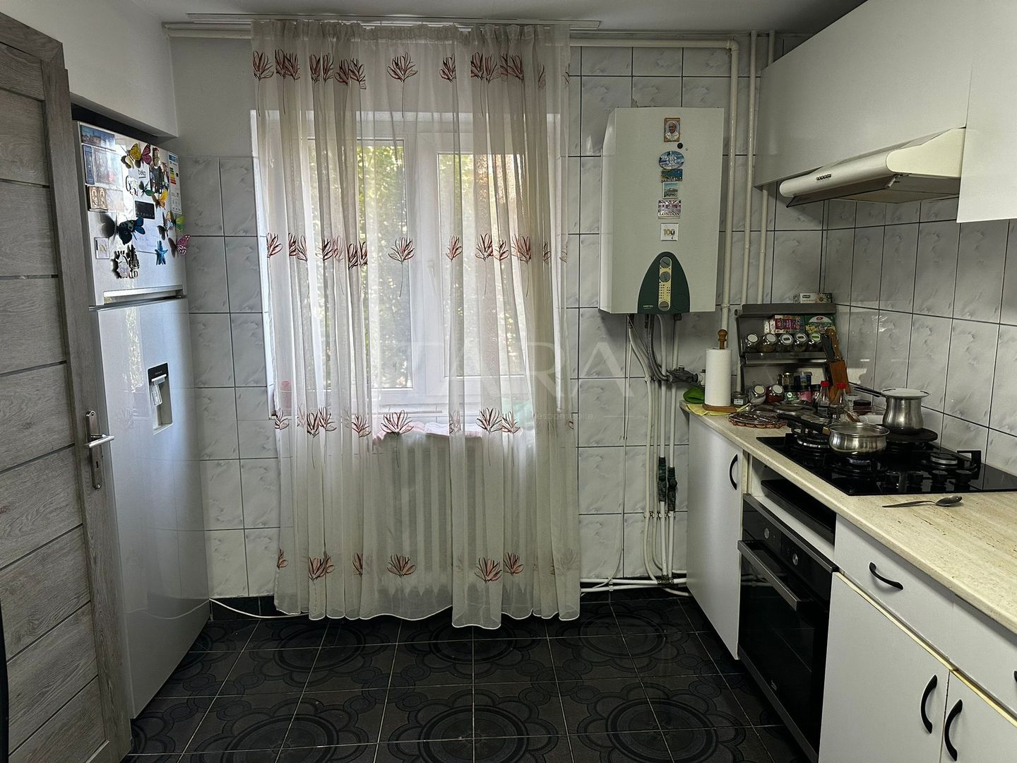 Apartament Deosebit cu 2 Camere, zona Între Lacuri, Iulius Mall. - Poză 3