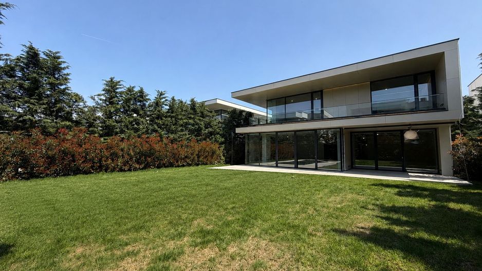 Casă / Vilă cu 5 camere de vânzare în Iancu Nicolae, Bucuresti - Poză 12