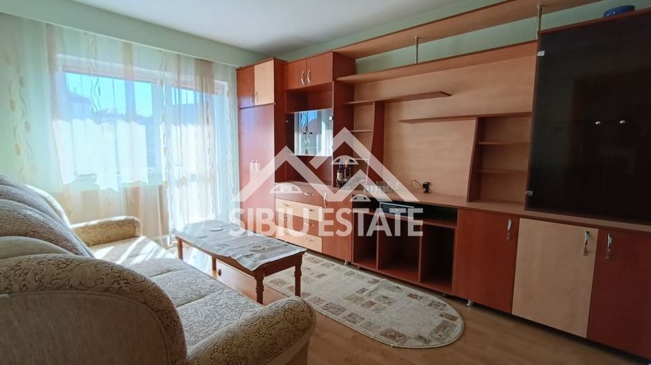 Apartament de vanzare cu 3 camere, decomandat - Valea Aurie - Poză 1