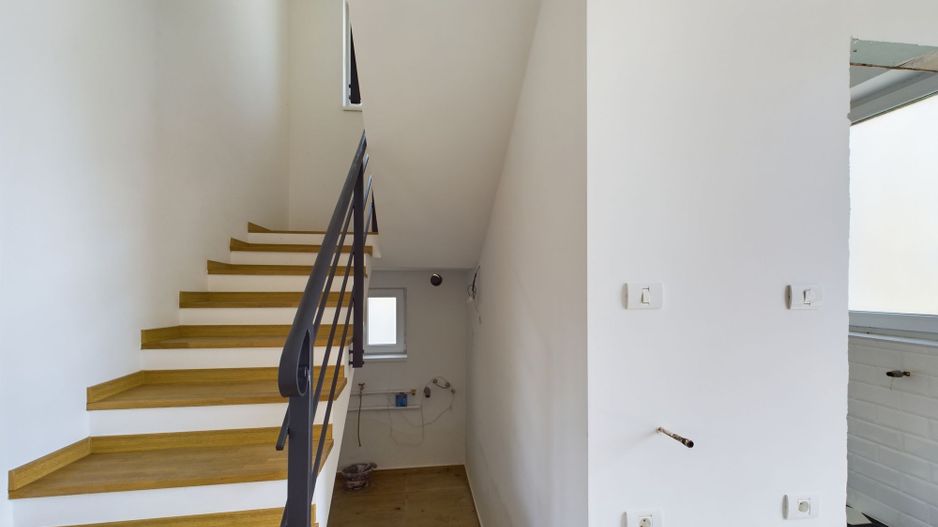 Duplex elegant cu 3 dormitoare în Ghiroda - Poză 11