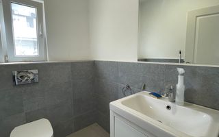 VILA SPATIOASA LA INCHIRIERE IN ZONA PIPERA LANGA SCOLI - Poză 18