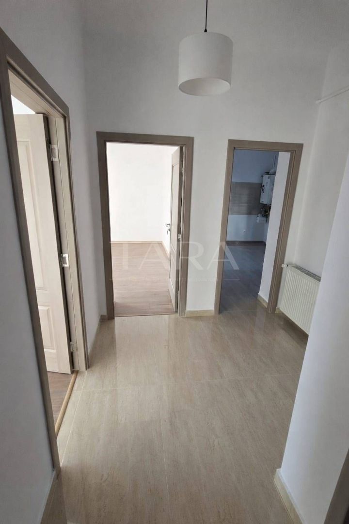 Apartament 3 camere,  zona Centrală - Poză 1