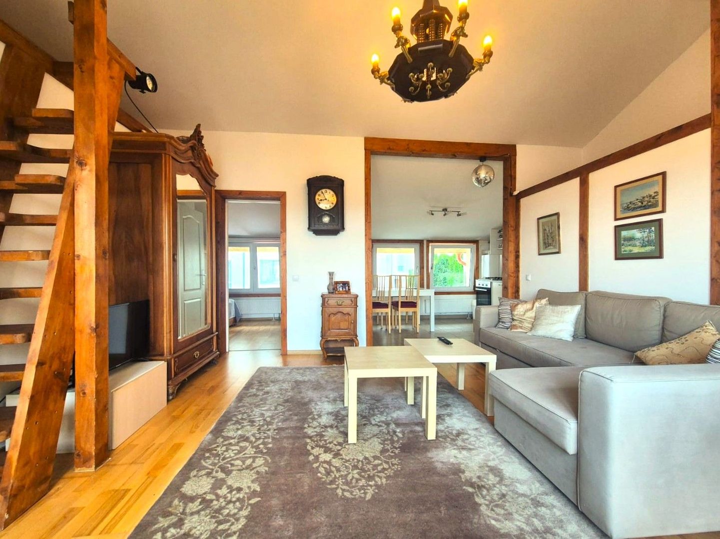 Apartament in casă, într-o zonă exclusivistă, priveliște deosebită. - Poză 3