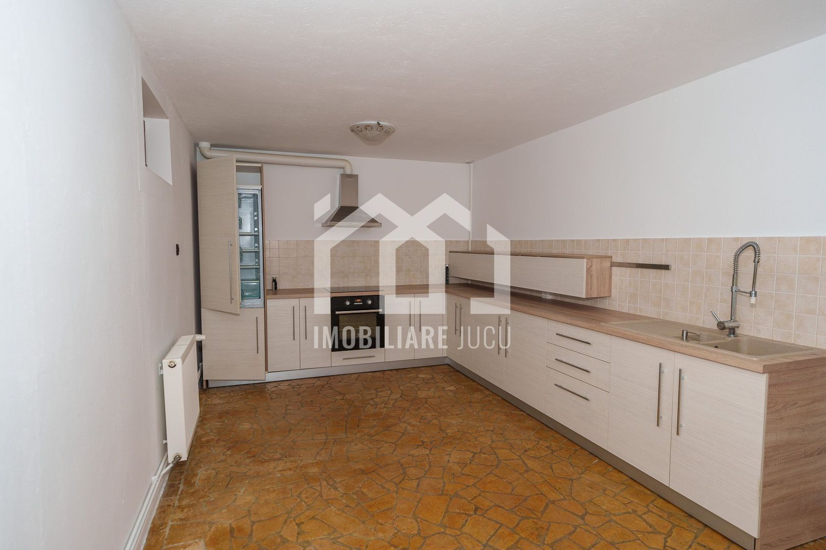 Clădire modernă cu spațiu multifuncțional de închiriat în Jucu de Mijl - Poză 17