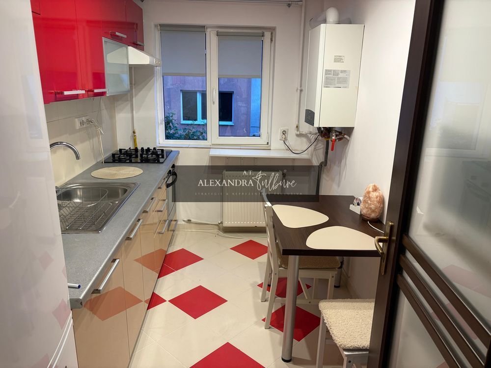 Apartament 2 camere decomandate, etaj intermediar, balcon, parcare - Poză 3