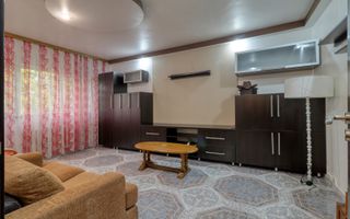 SUPER PRET-  Apartament 4 camere + boxa si parcare - Comision 0% - Poză 2