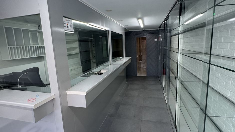 Spațiu comercial complet echipat - Poză 16