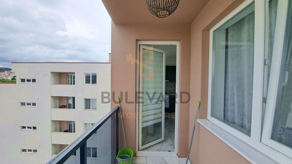 Apartament 2 camere cu parcare, zona Metro! - Poză 1