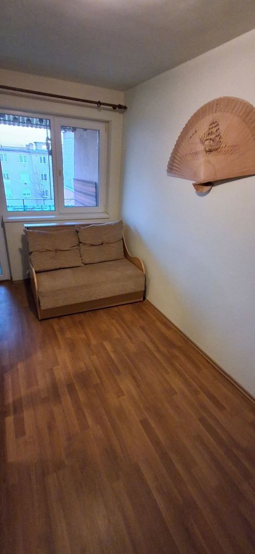 BRASADAS vinde ap 3 cam in Micro 14 etaj 4/4 mobilat utilat. - Poză 5