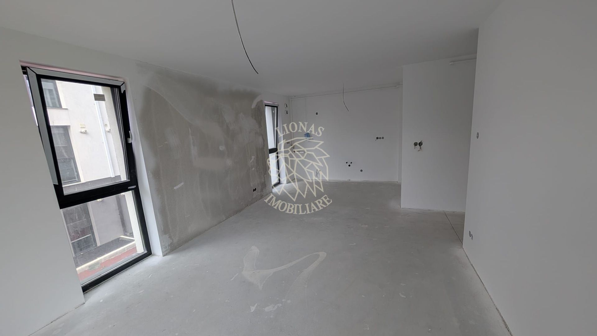 Apartament Ultrafinisat 3 camere-balcon-etaj 1-lift-Calea Moldovei - Poză 2