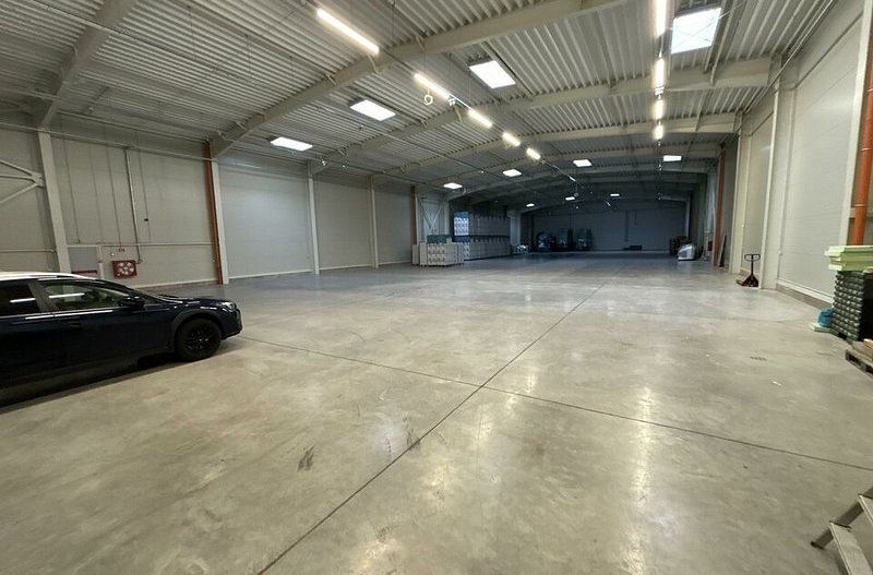 Spatiu industrial de inchiriat, 2.385 mp suprafata utila - Poză 1