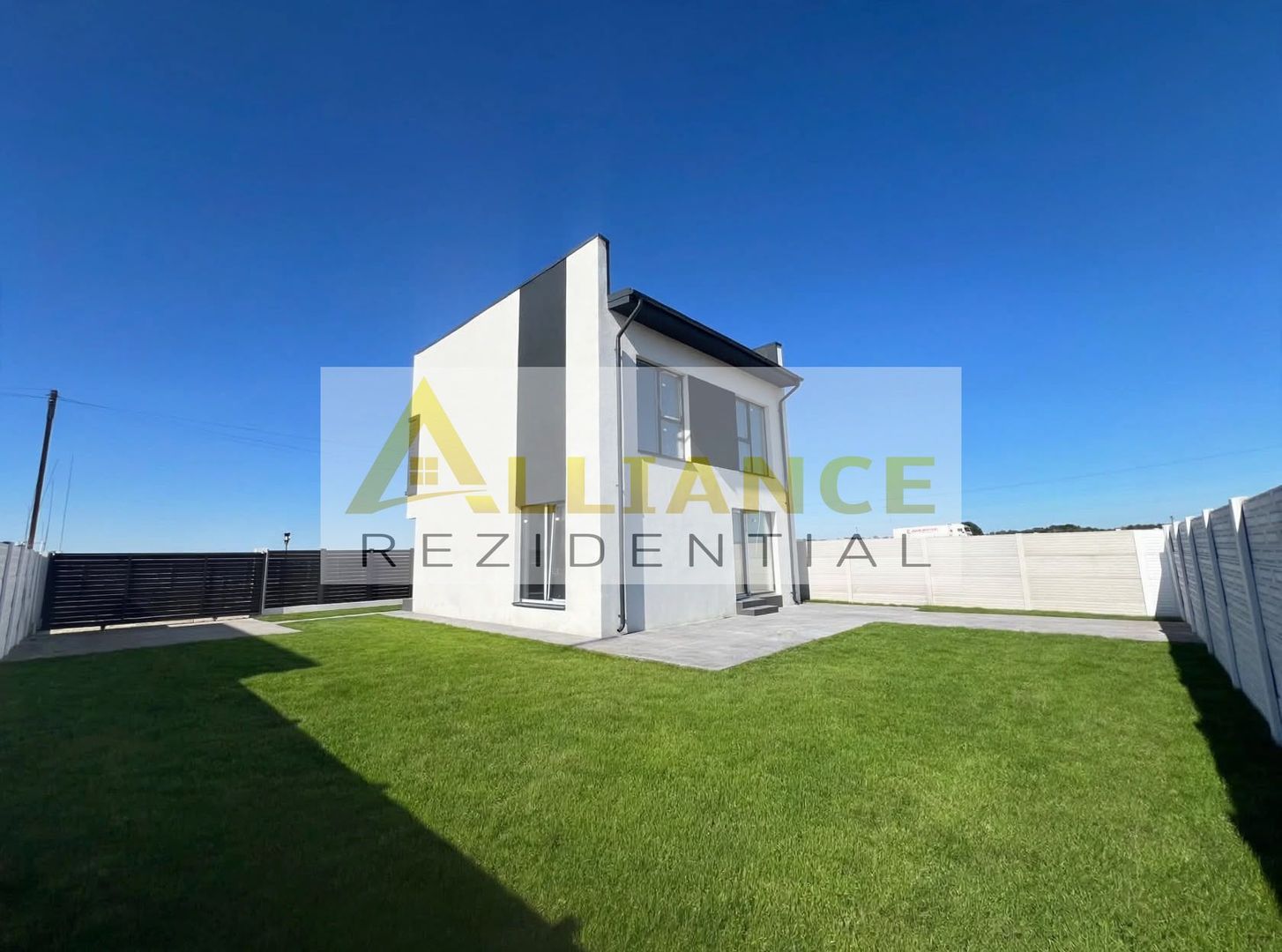 Casa Individuala - 4 camere - 300 MP TEREN-STR.MIORITA - Poză 1