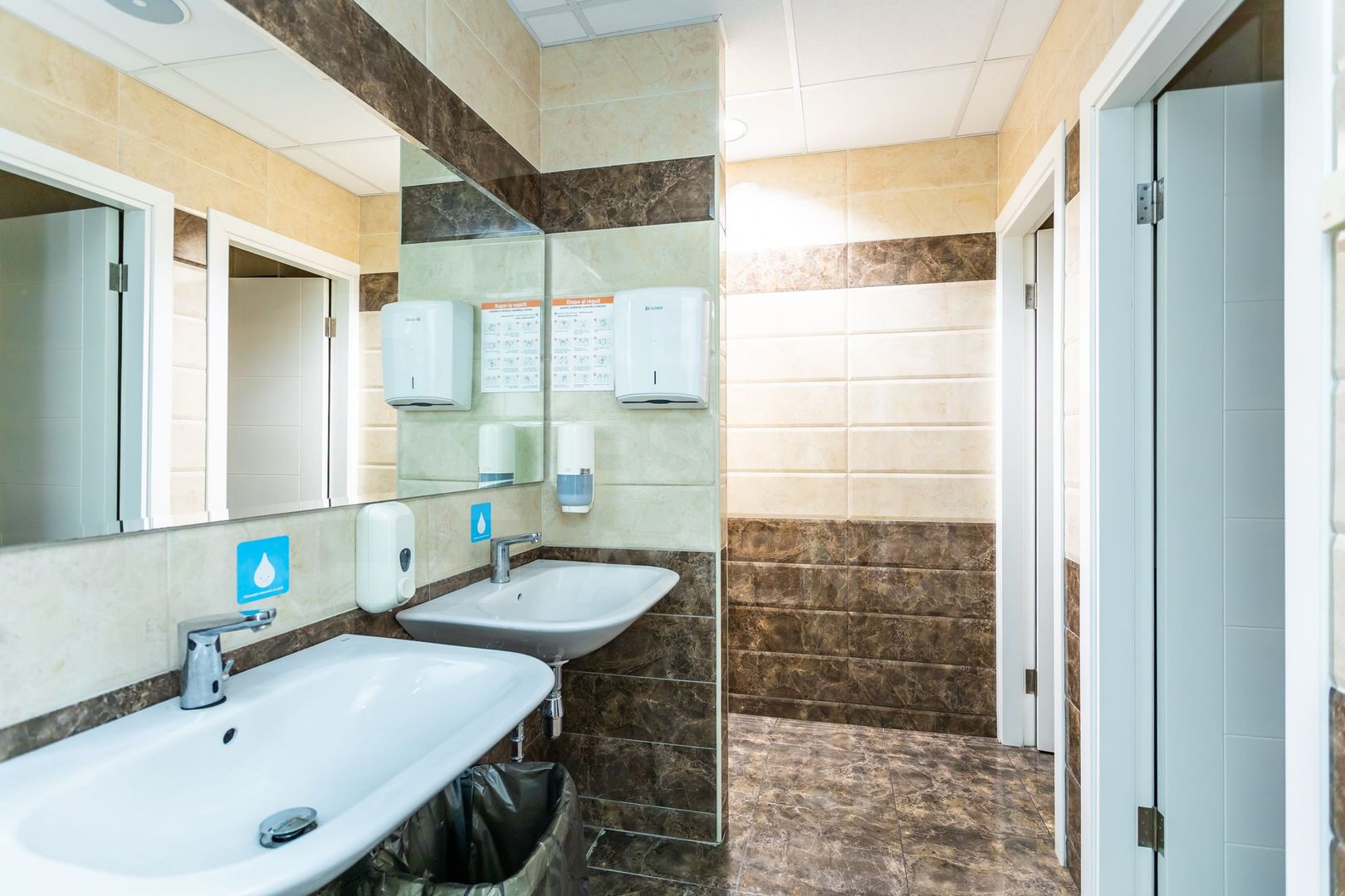 Vânzare , oficiu,  613mp, str. Alba Iulia , Buiucani. - Poză 23