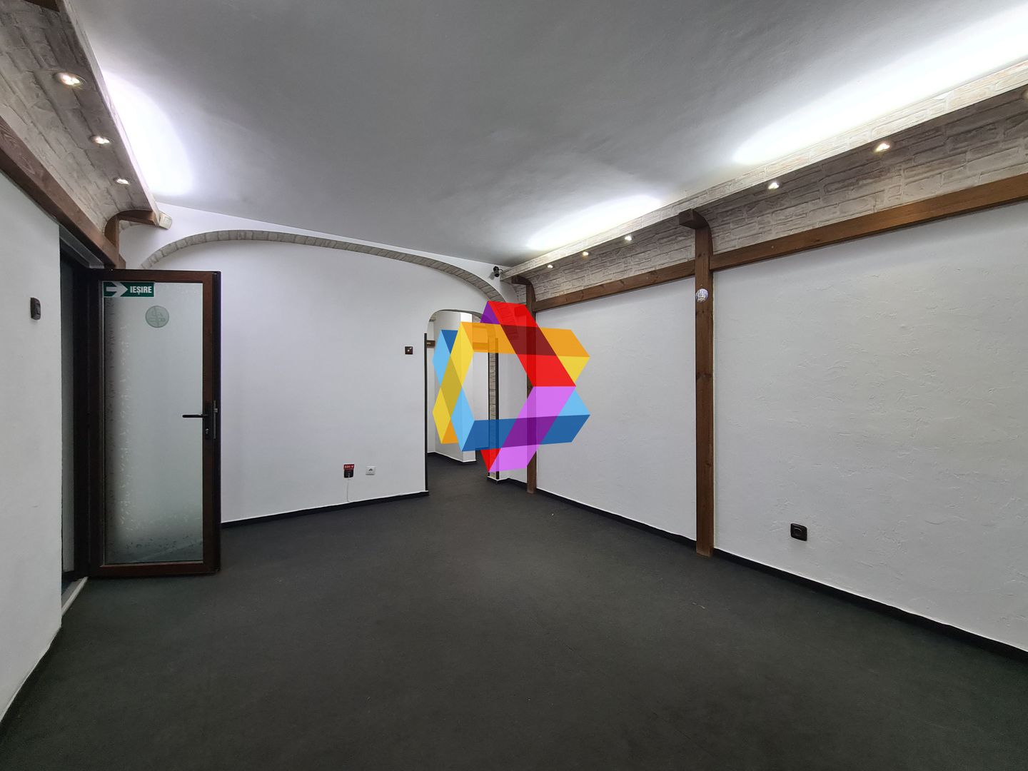 Spatiu birouri de vânzare, investiție, Brasov - 70 mp  # Plus - Imo. ro - Poză 2