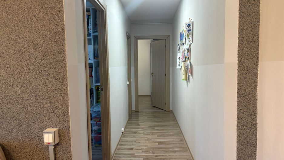 Apartament cu trei camere, zona Straduintei, 95.000€ negociabil - Poză 7