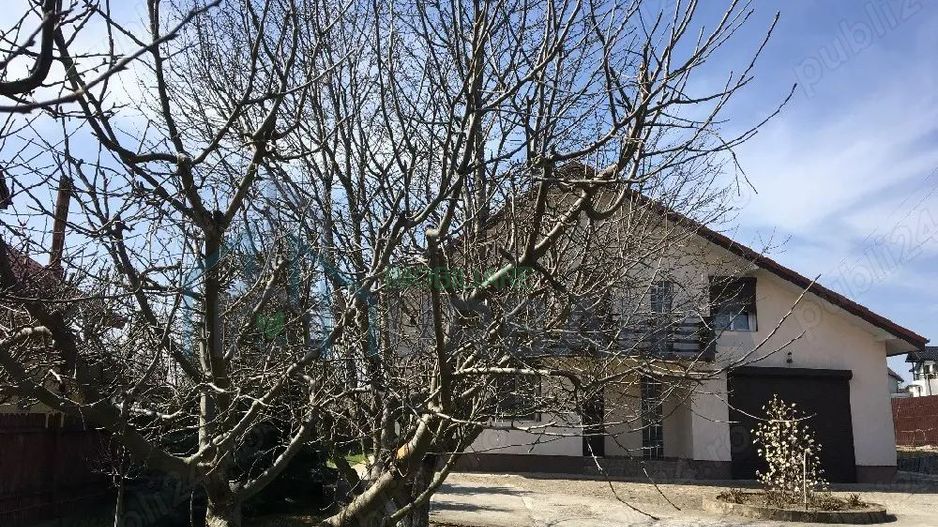 # Casă renovată 2024, panouri solare, teren 2100 mp, Lunca Cetatuii. - Poză 1