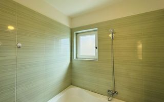 Apartament 2 camere, la cheie, balcon, boxa, loc de parcare - Poză 2