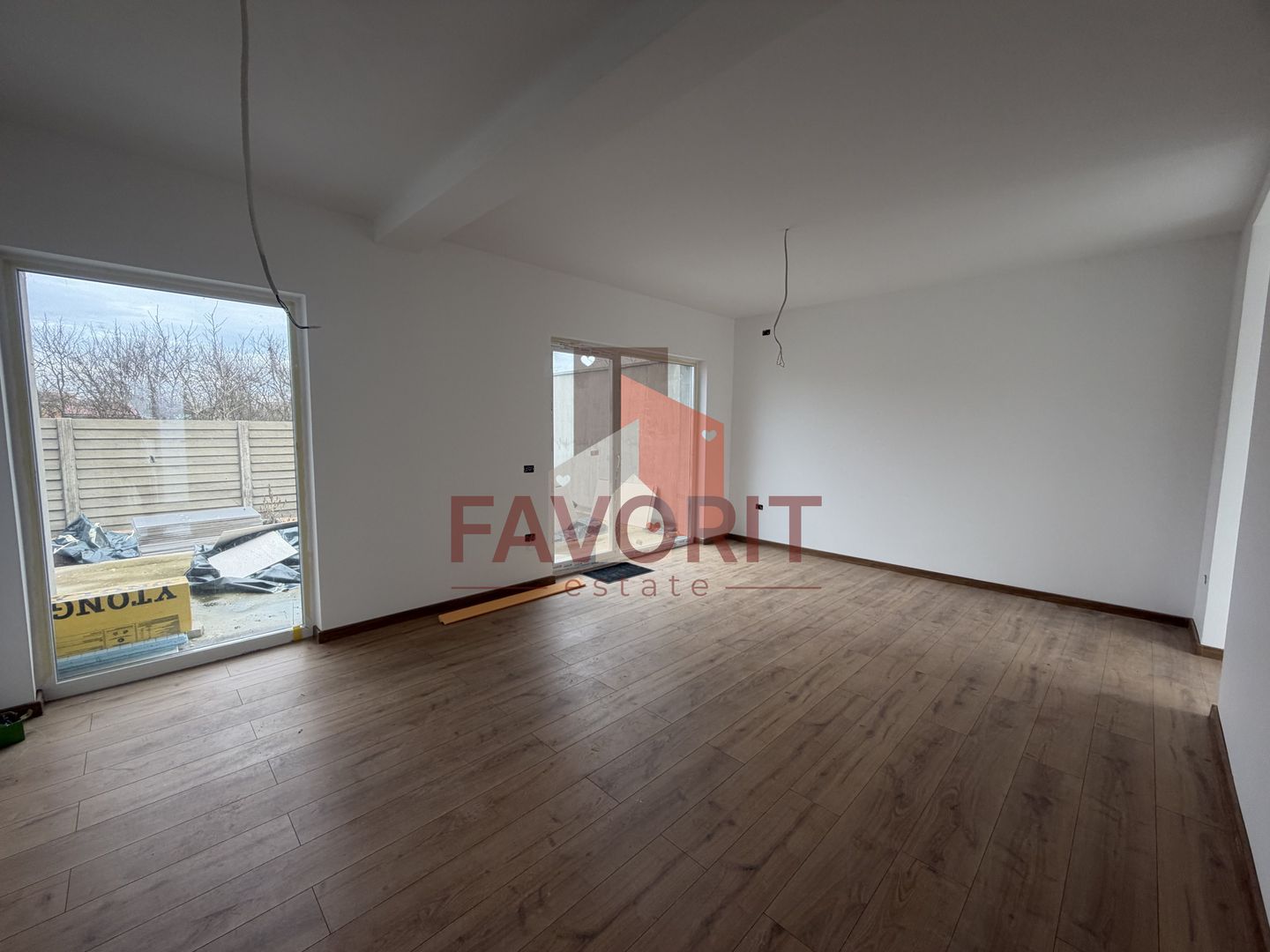 Finisat la cheie. Bucatarie inchisa. Acces asfaltat - Poză 1