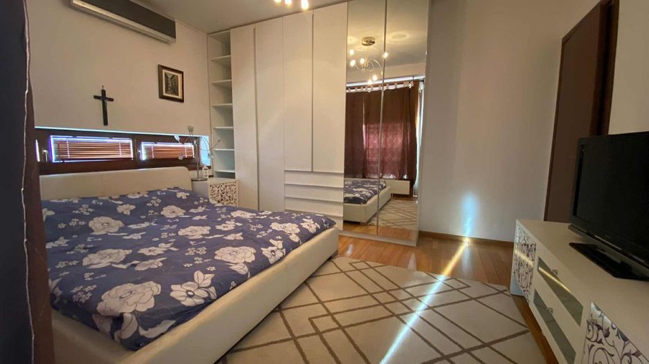 APARTAMENT SUPERB, 5 CAMERE, DOROBANTI - Poză 4
