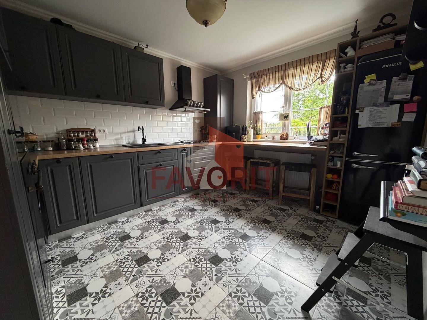 Duplex | 4 camere | Mobilat | Panouri solare | Asfalt | Utvin | - Poză 7
