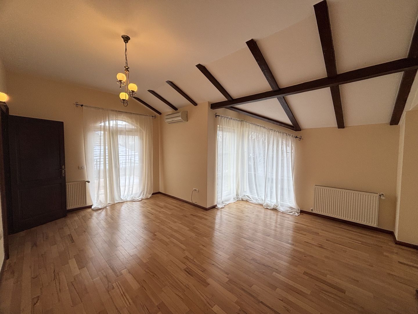 Vilă primitoare zona Modern - Poză 23