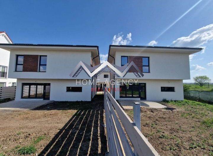 Casă single P+1+Pod în Otopeni - Poză 1