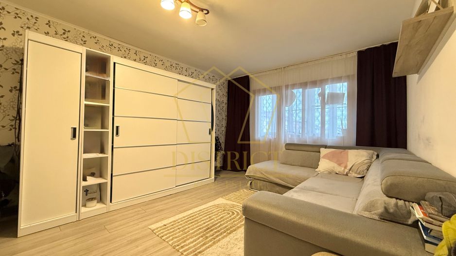 Apartament decomandat cu 3 camere si 2 balcoane | Soarelui - Poză 1