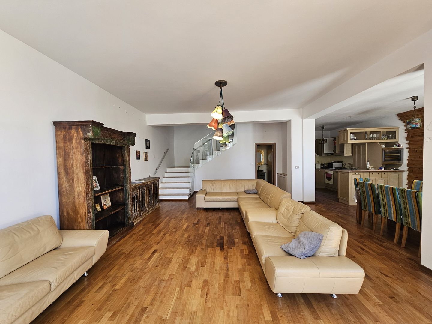 Vilă cu 7 camere în Faleză Nord – acces din 2 străzi/parcare în curte - Poză 4