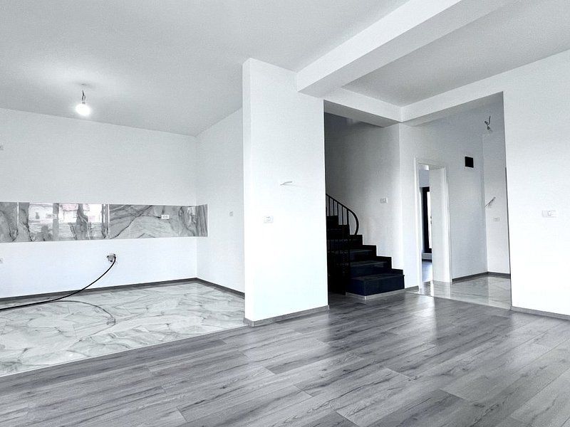 Duplex 5 camere, zona liniștită - Socar -  Dumbrăvița - Poză 6
