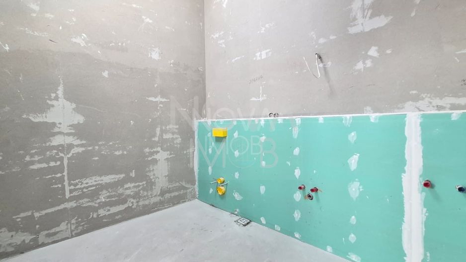 Casa generoasa cu 7 camere, 3 bai, dressing si parcare – Sura Mica - Poză 16