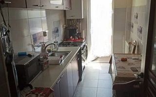 Apartament cu 2 camere de vânzare, Floresti - Poză 1