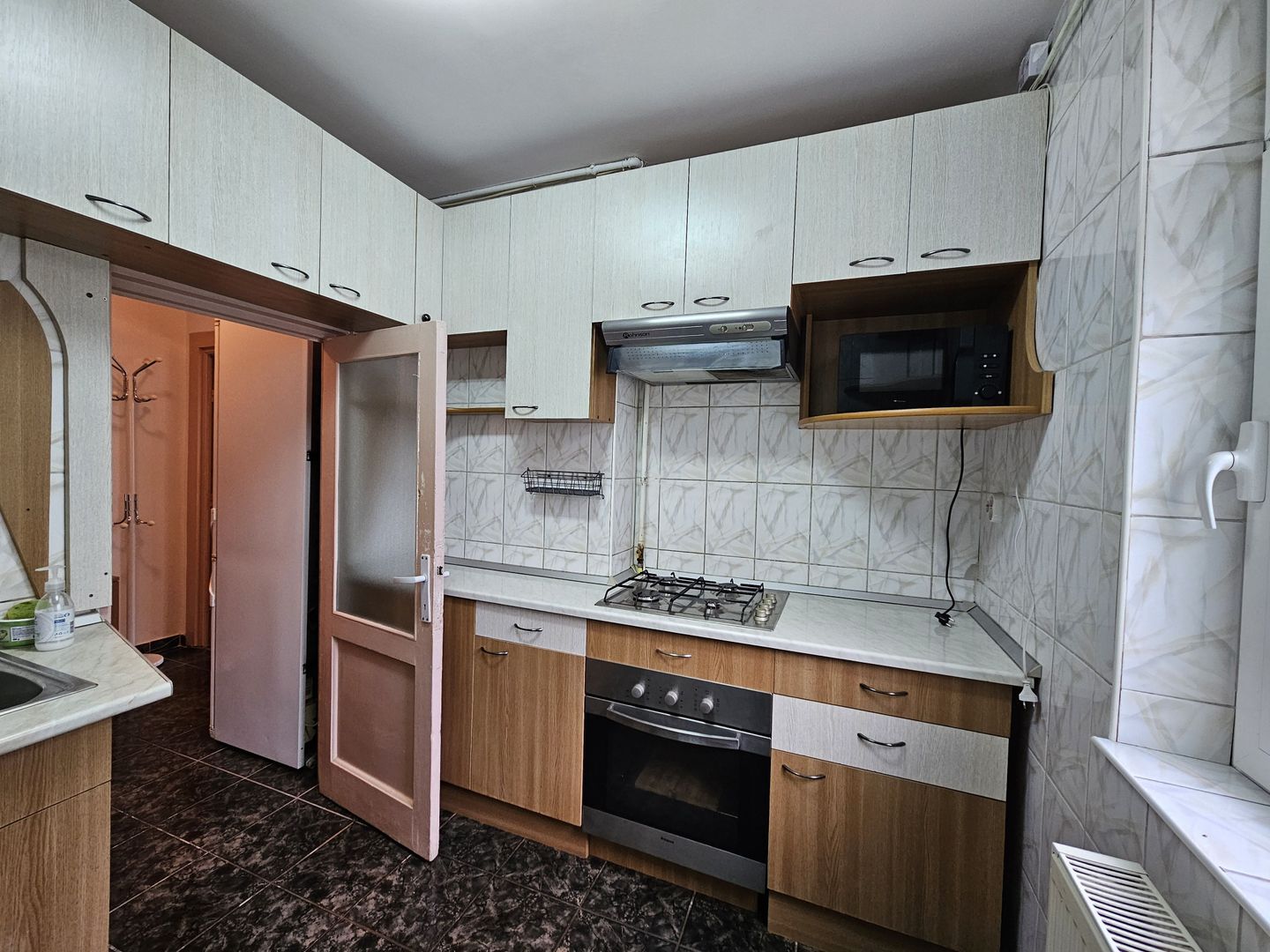 Apartament 2 camere de vanzare, Piața Victoriei centrala proprie - Poză 3