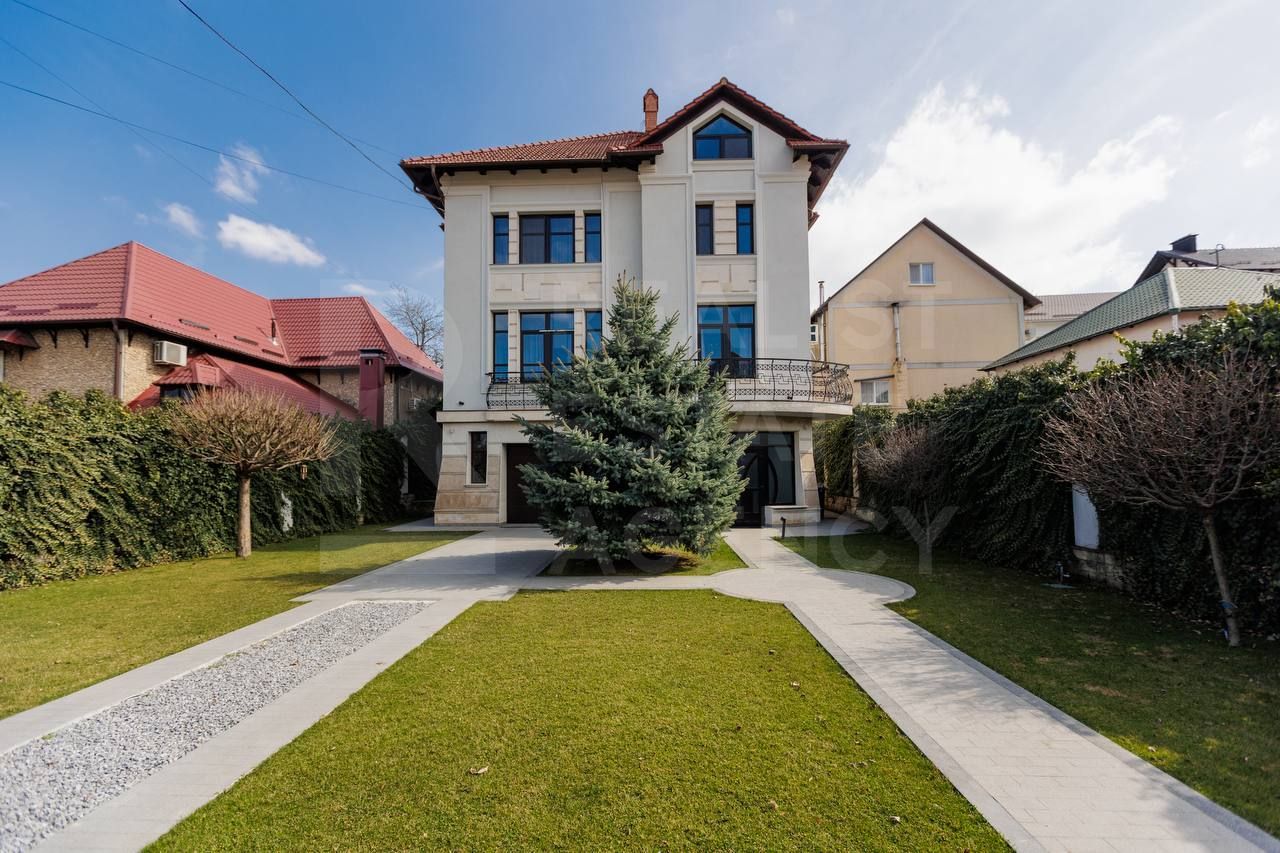 Chirie, casă, 3 nivele, strada Frumoasa, Centru - Poză 1