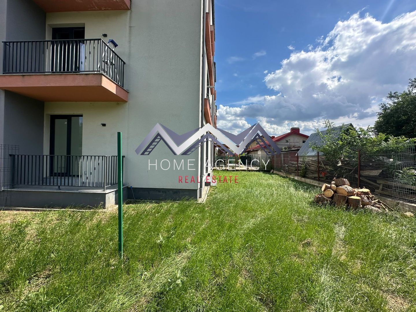 Apartament 2 camere + curte 110 mp Otopeni central - Poză 1