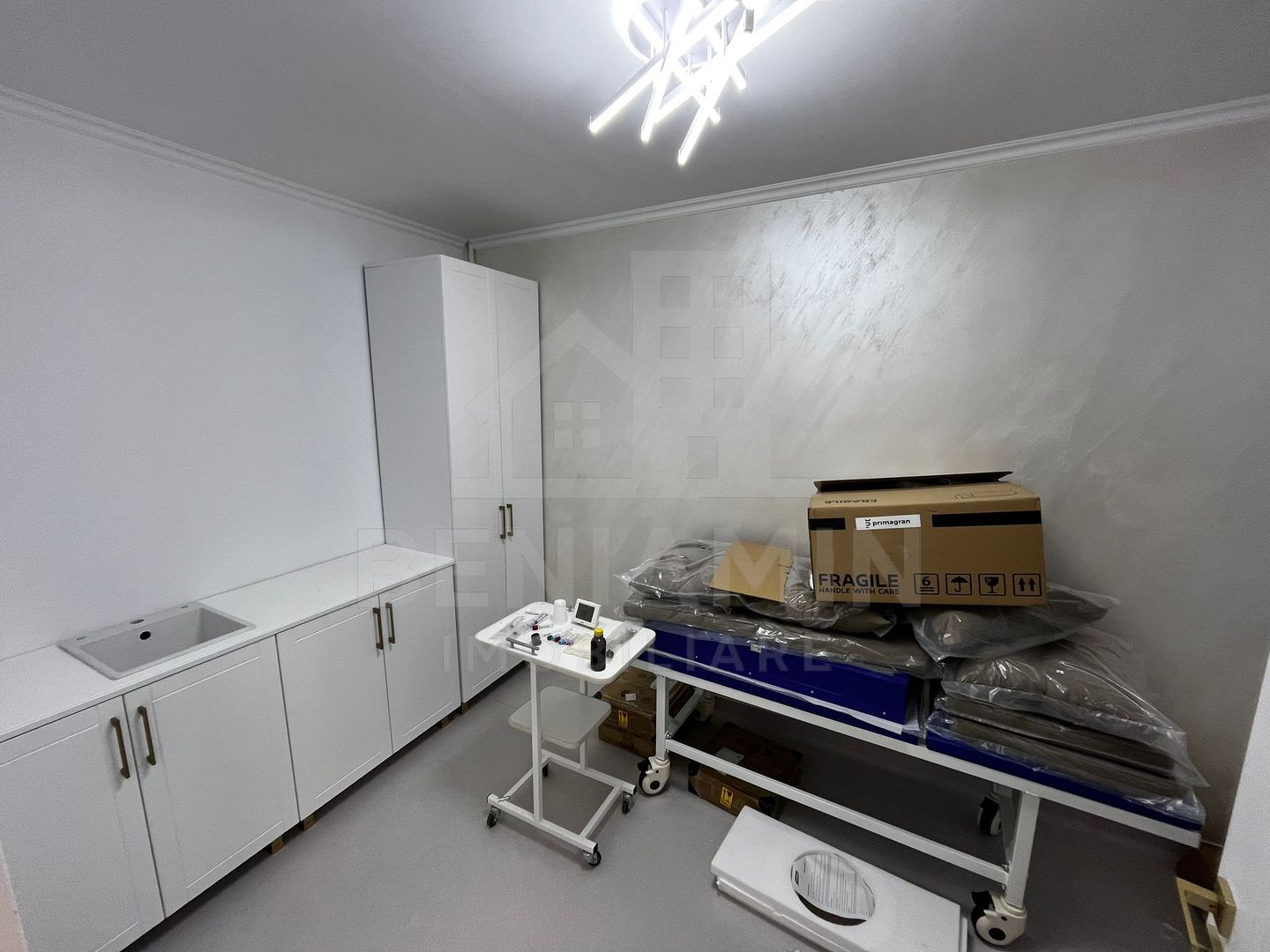 Spatiu modern cabinete medicale parter 50mp Toporasi Promenada - Poză 5
