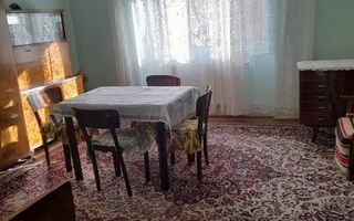 BRASADAS vinde casa cu etaj, 4 camere, central, acces cu masina. - Poză 15