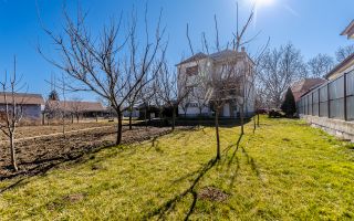 Preț NOU! Casa P+2 în zona centrală Chișineu-Criș - Poză 2