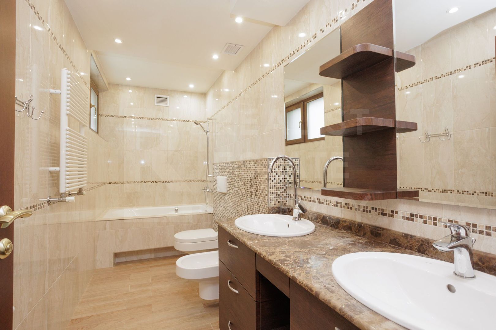 Chirie, Casa, 6 camere, Râscani - Poză 36