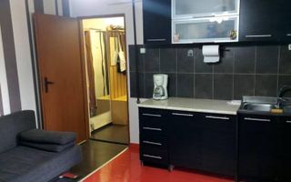 Apartament 2 camere modificat in 3 camere  parter cu balcon - Poză 1
