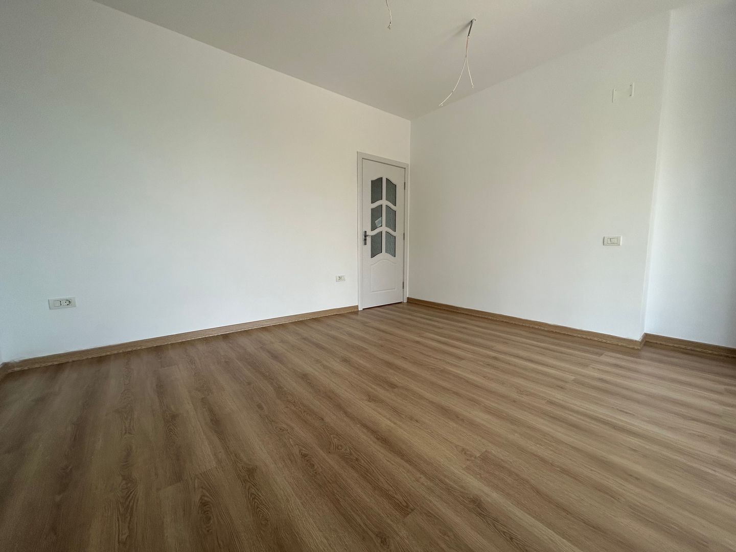 Apartament cu 2 camere cu loc de parcare zona Satul de Vacanta Mamaia - Poză 12